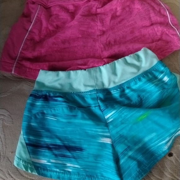 Kids pink apple bottom shorts and a little pill turquoise pair of shorts - Picture 2 of 4